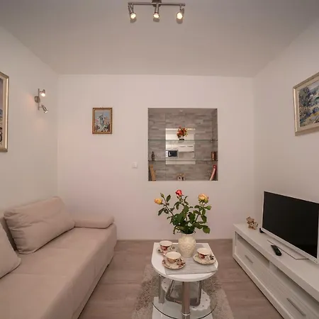 Karla דירה סולין