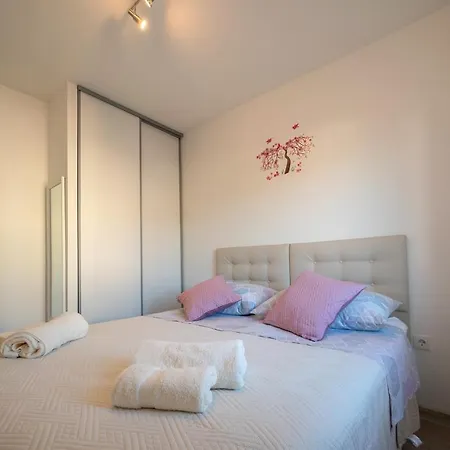 Apartament Karla